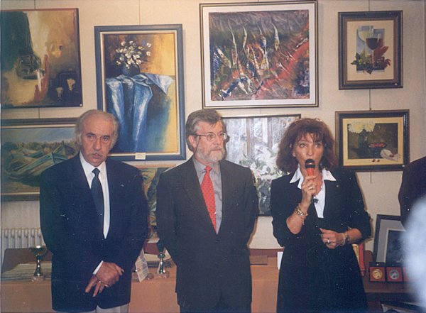 Photo prise avant la remise des prix : Alphonse CRPIN, Andr MOHIMONT et Eliane HURTADO, pendant les discours.